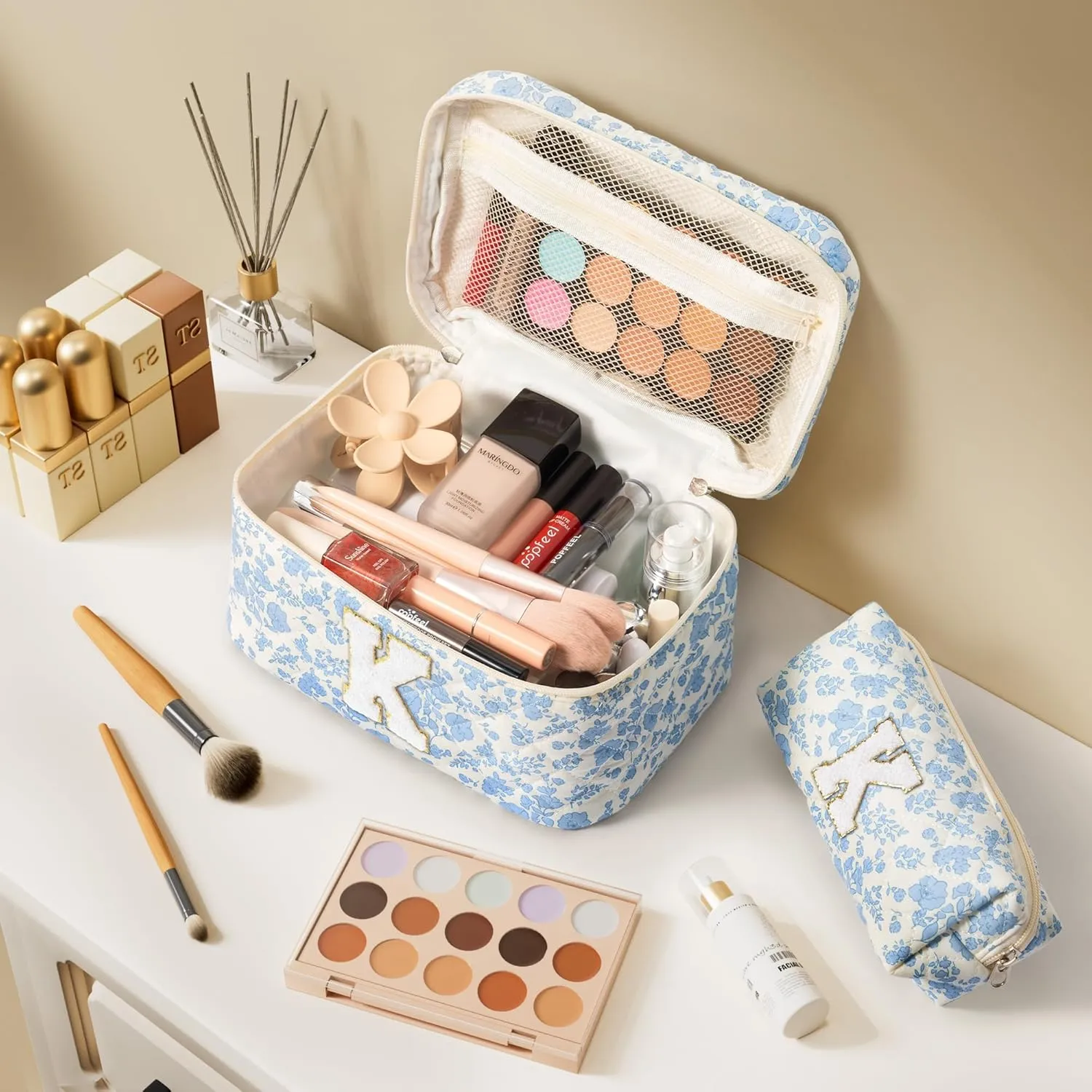 Birthday Gifts for Teen Girls Women, Personalized Initial Makeup Bag Quilted Cosmetic Bag Floral Make Up Bag Travel Toiletry Bag Teen Girl Gifts Trendy Stuff Mothers Day Gifts for Mom Daughter Friends