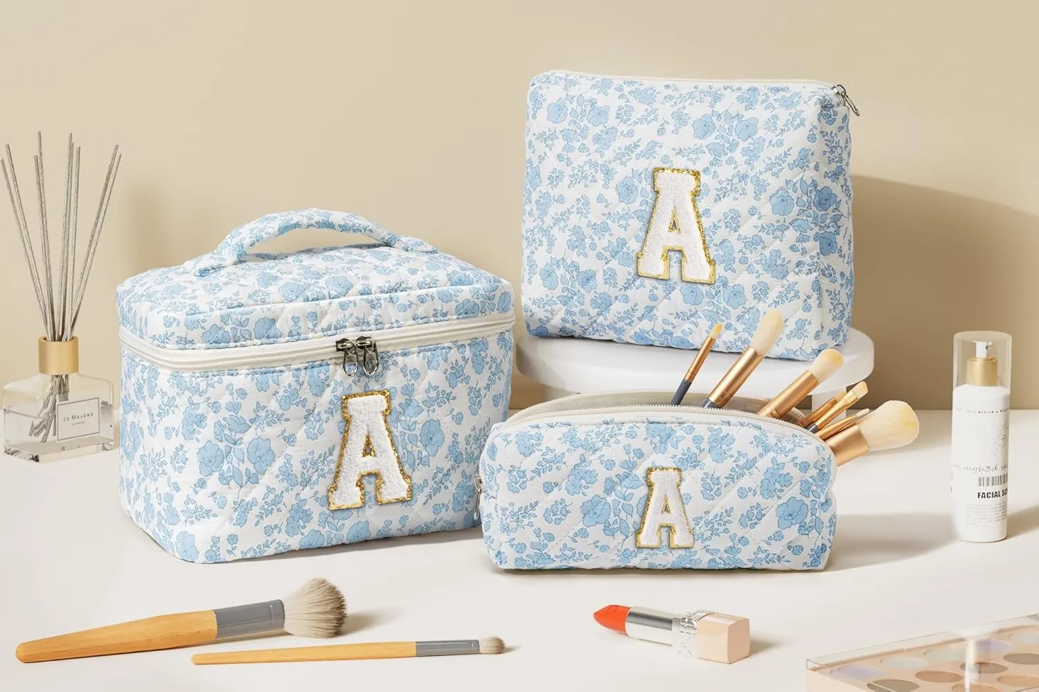 Birthday Gifts for Teen Girls Women, Personalized Initial Makeup Bag Quilted Cosmetic Bag Floral Make Up Bag Travel Toiletry Bag Teen Girl Gifts Trendy Stuff Mothers Day Gifts for Mom Daughter Friends