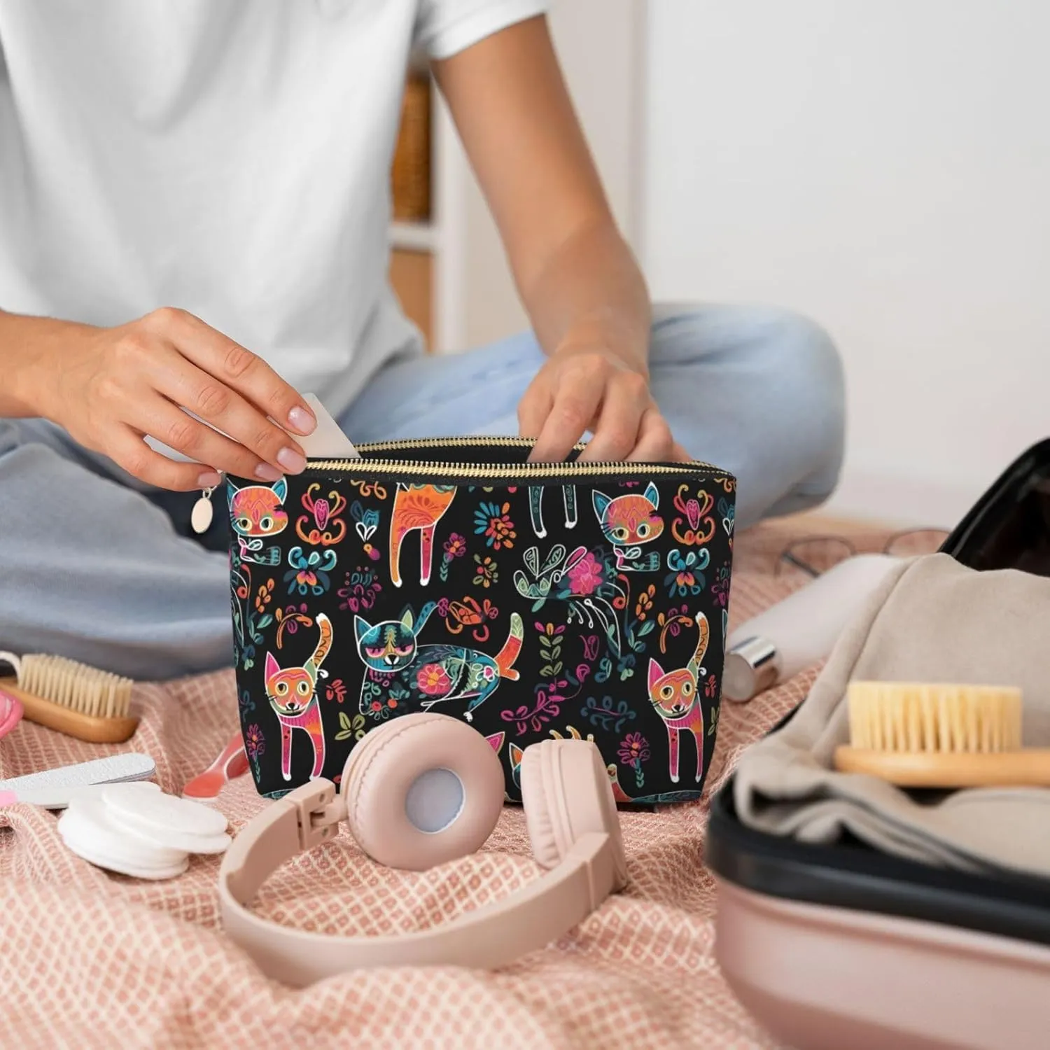 Colorful Cat With Flowers Womens Travel Makeup Bags Leather Cosmetic Bags Toiletry Organizer Pouch With Zipper