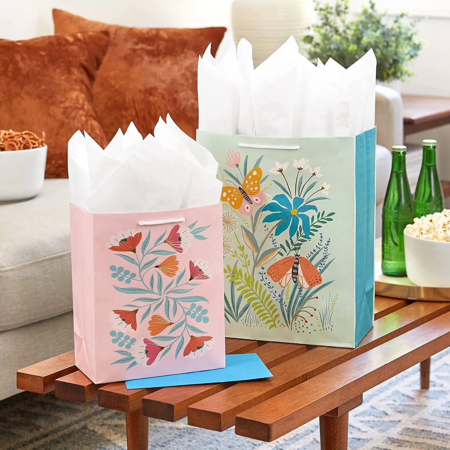 Hallmark Spring Gift Bags in Assorted Sizes (8 Bags: 4 Medium 9", 4 Large 13") Florals, Lemons, Teal, Pink and Yellow for Easter, Birthdays, Mother's Day, Bridal Showers