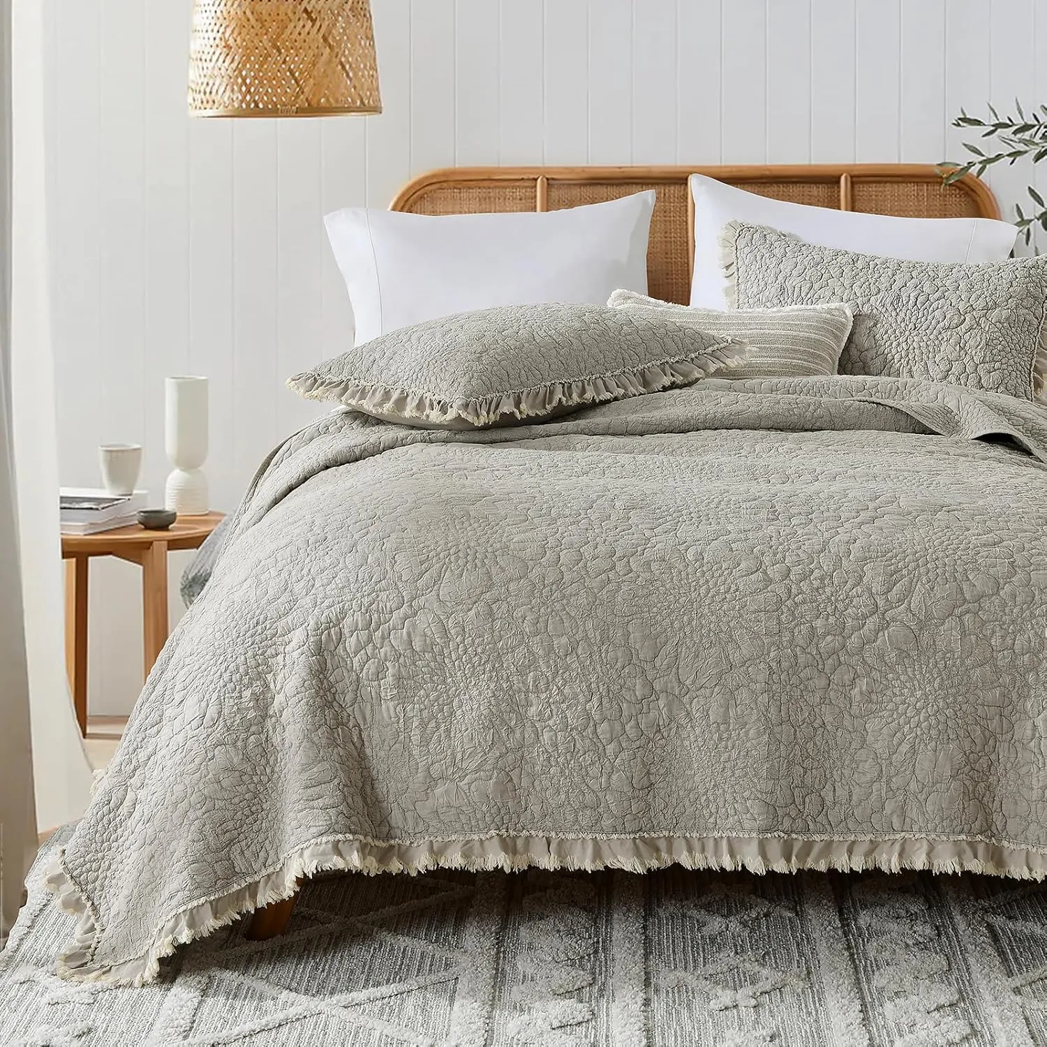 HORIMOTE HOME Beige Ruffled Quilt King Size, Stone-Washed Microfiber Lightweight Crinkled Farmhouse Rustic Shabby Chic Bedding Set, 3 Pieces Reversible Bedspread with Pillow Shams for All Season