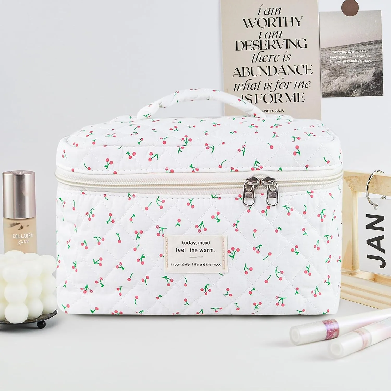 Makeup Bag, Floral Quilted Cosmetic Bag, Large Travel Aesthetic Make up Bag, Cute Coquette Toiletry Bag for Women Girls