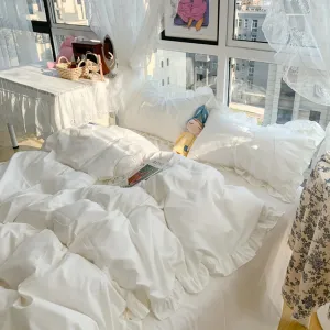 Nayoroom White Ruffle Duvet Cover Set Queen Size Vintage Ruffled Fringe Comforter Cover Solid Color Farmhouse Rustic Bedding Soft Microfiber,Zipper Closure,2 Sham