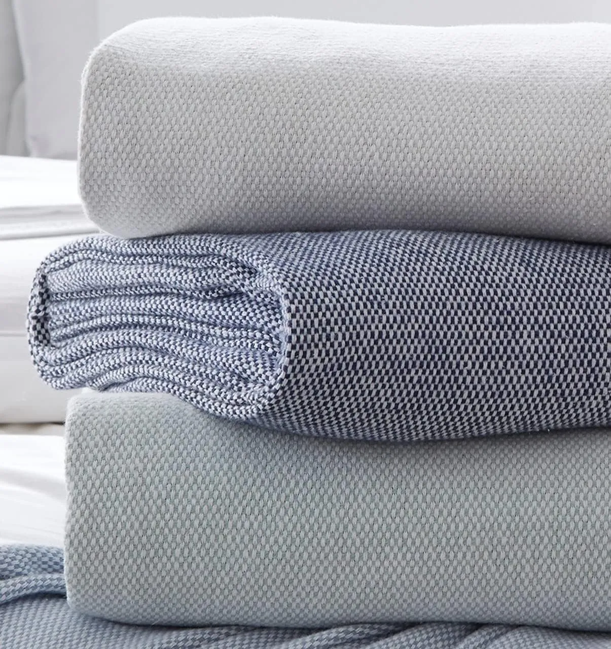 Sferra Terzo 100% Brushed Cotton Throw - Navy/White
