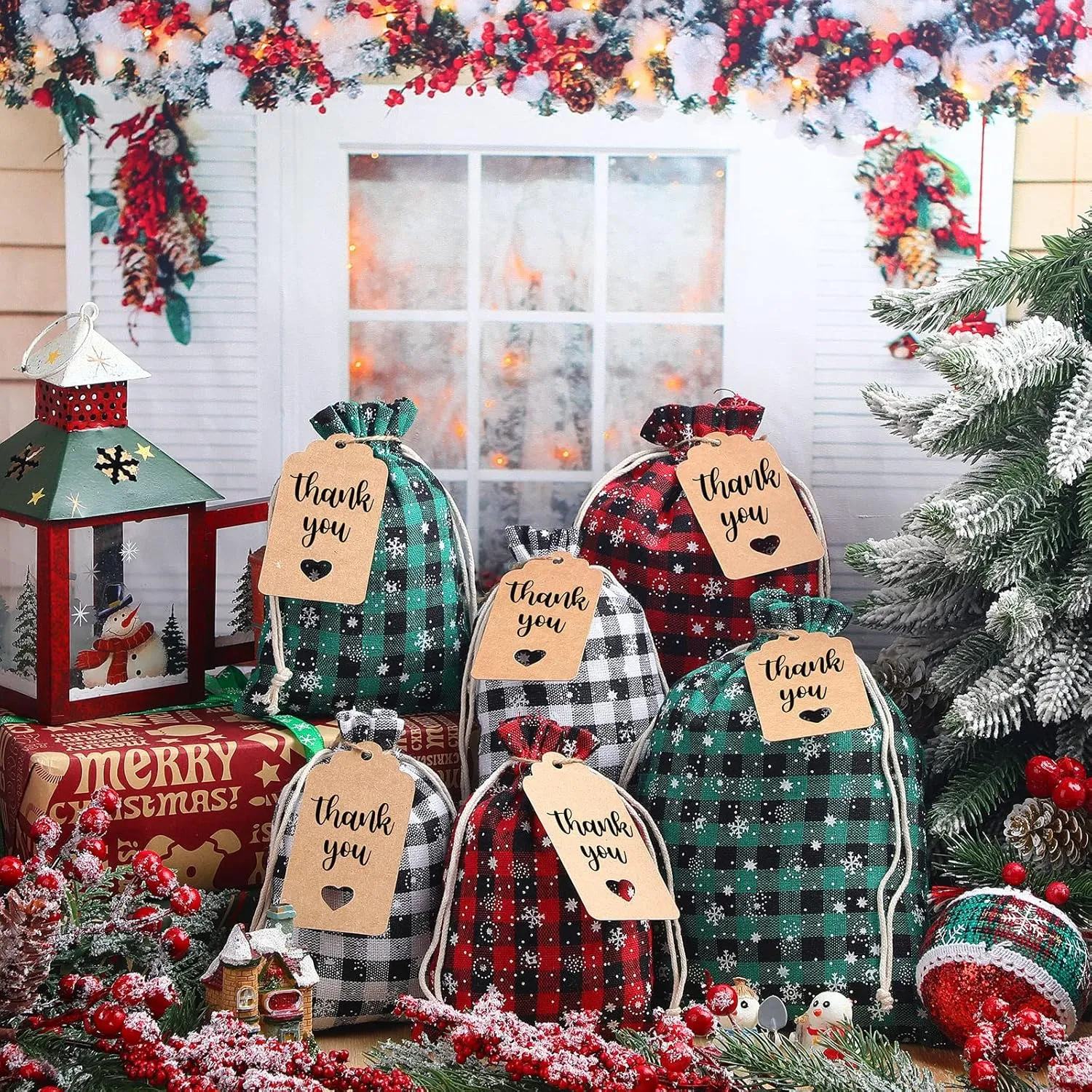 Shappy 48 Pcs Christmas Drawstring Bags Xmas Buffalo Plaid Burlap Candy Bags Linen Treat Sack Holiday Party Favor Christmas Sack Sachet with Cards and Rope(7 x 5 Inch,Black, Red, White, Green)
