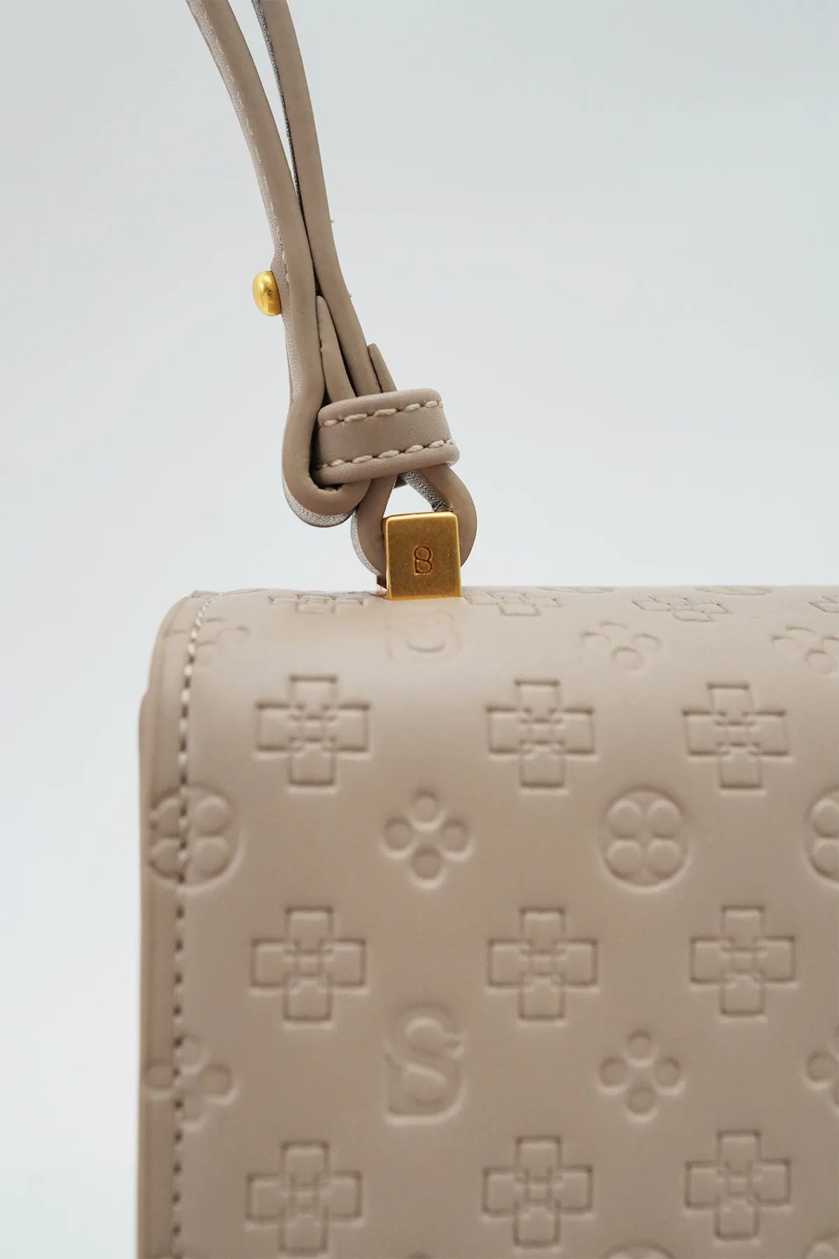 The Audrey Monogram Bag Medium - Taupe